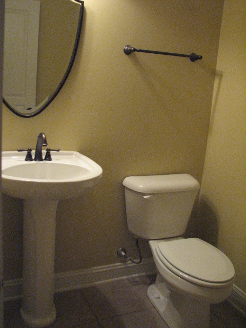 1/2 bath - 1160 Dawn View Ter