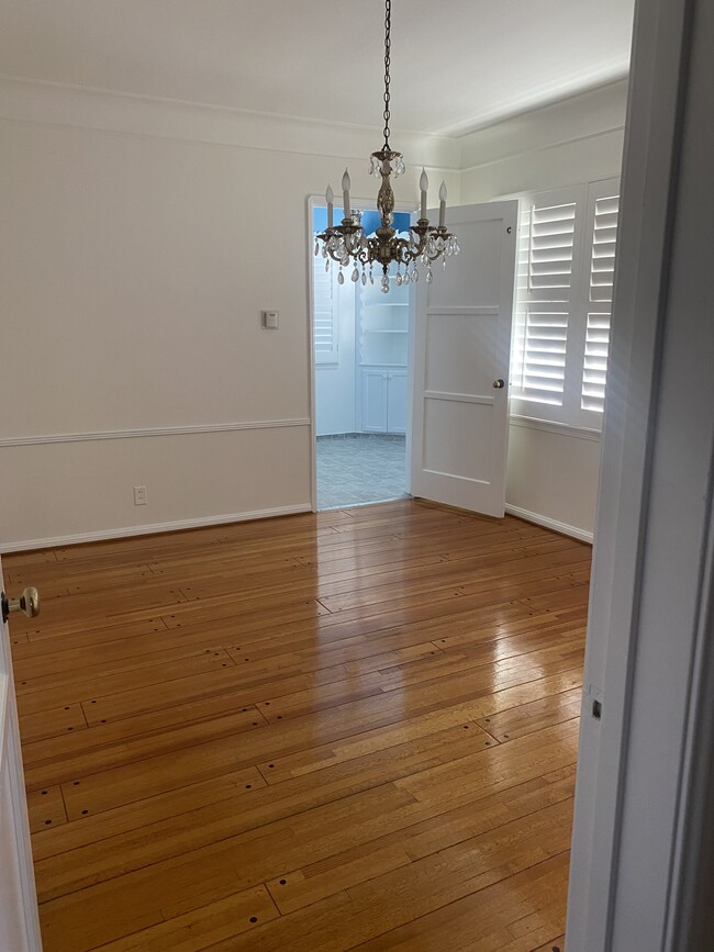 Dinning room - 8106 Truxton Ave