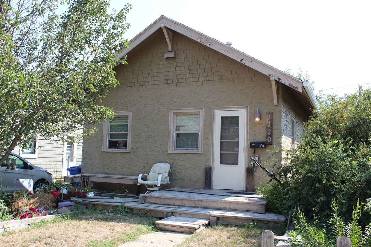 Primary Photo - Must see home!