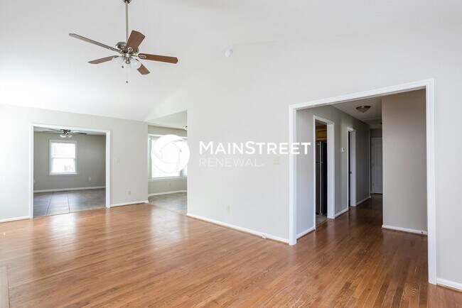 Building Photo - 3 Bedroom Pet-Friendly Home in Raleigh, NC with Main Street Renewal