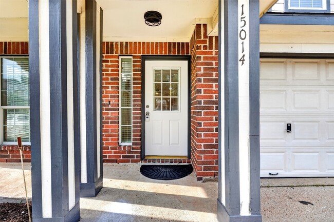 Building Photo - 15014 Middle Oaks Blvd