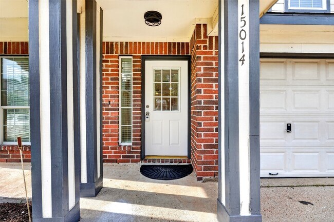 Foto del edificio - 15014 Middle Oaks Blvd
