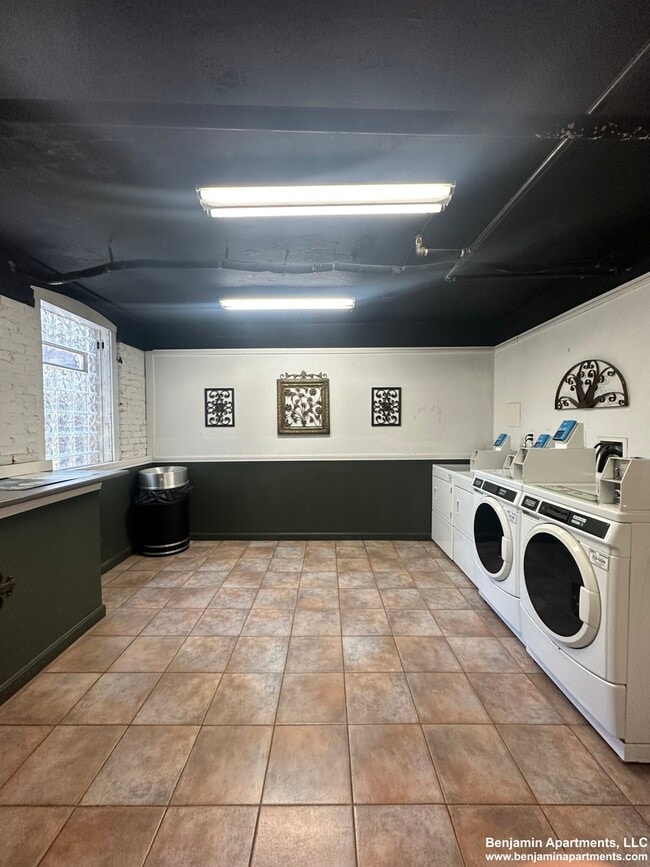 Foto del edificio - 64 Hemenway St