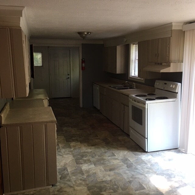Building Photo - 323 Cimarron Dr