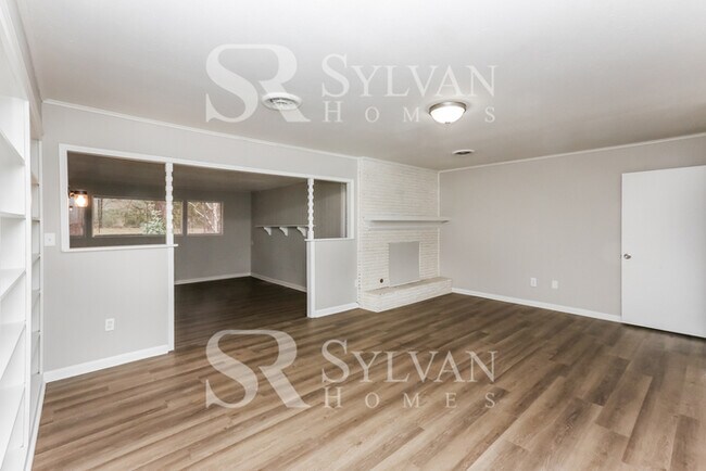 Building Photo - Beautiful Brick Ranch Home