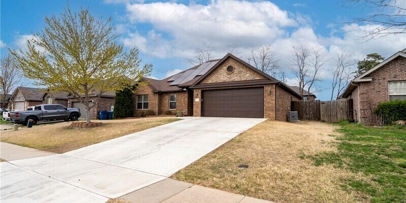 Primary Photo - 3000 SW Briar Creek Ave