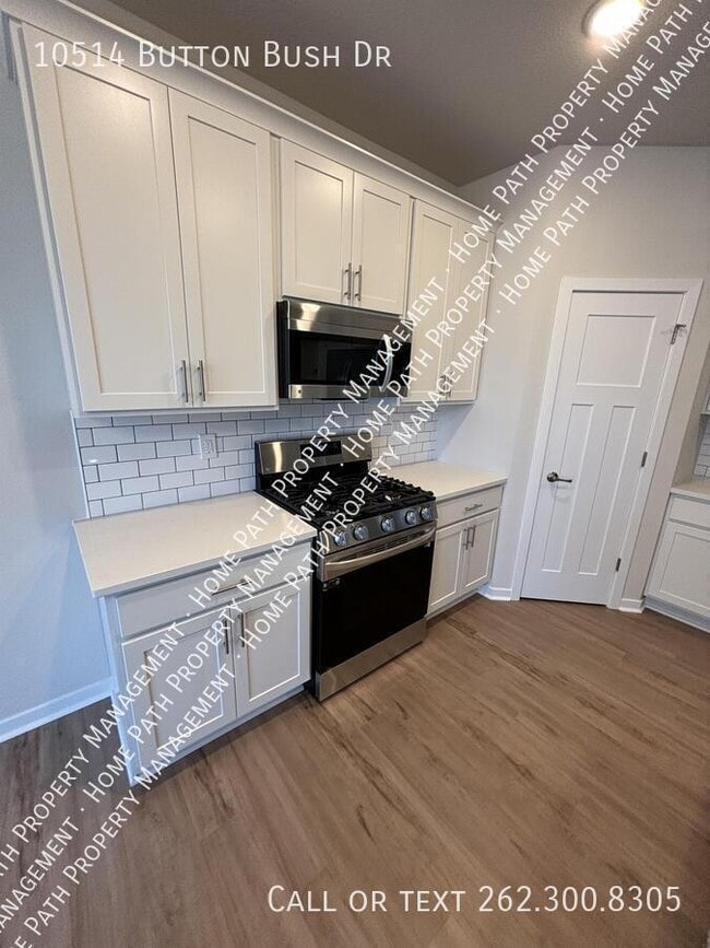 Building Photo - 10514 Button Bush Dr