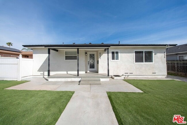 Building Photo - 8432 Glenoaks Blvd