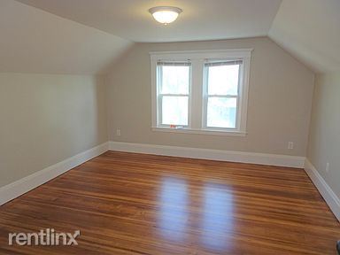 Building Photo - 4 br, 2 bath House - 31 Marathon St