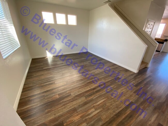 Foto del edificio - NEW LISTING IN VICTORVILLE!!!!!