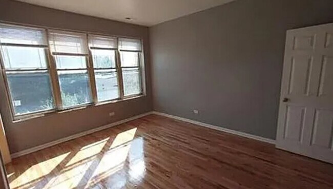 Foto del edificio - 604 E Marquette Rd