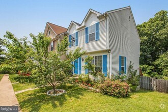 Building Photo - 111 Aston Ct