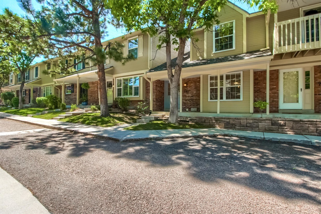 Primary Photo - 7192 E Briarwood Cir