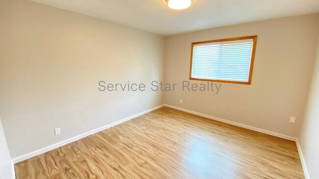 Foto del edificio - 8436 N 13th St