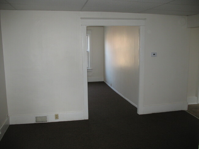 Foto del edificio - 329 1/2 E. 26th St.,