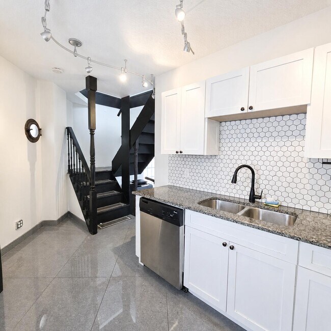 Foto del edificio - 3709 S Olive Ave