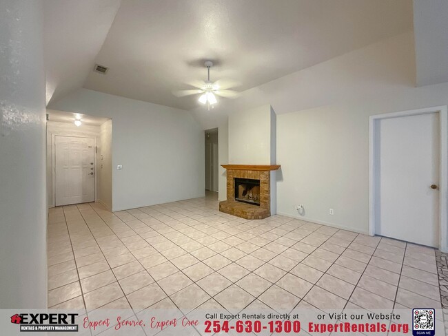 Building Photo - Light-Filled, Open-Concept Home in Killeen!