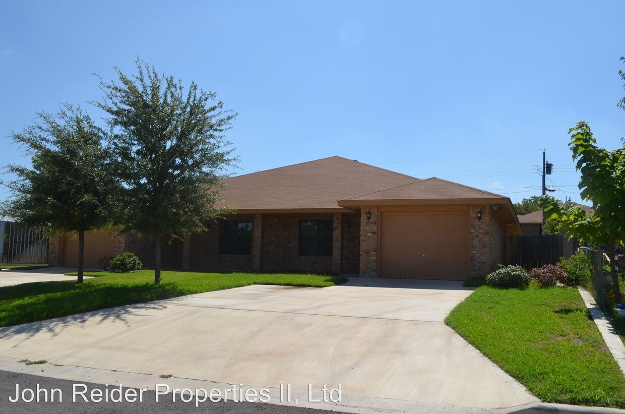 Foto principal - 914 Crymes Ln