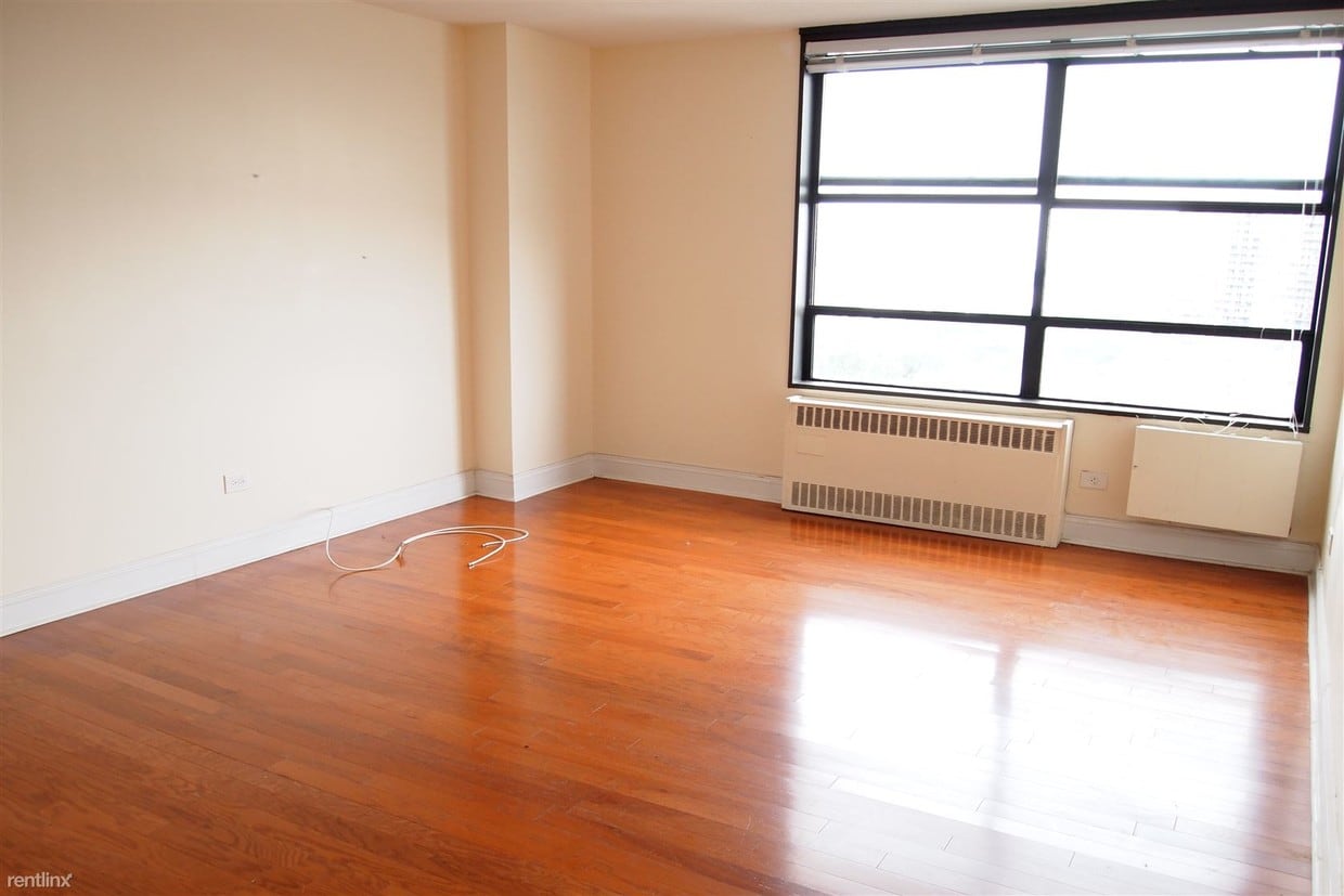 Primary Photo - 3330 Broadway