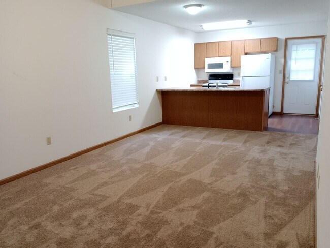 Foto del edificio - 3546-3548 Prescott Dr.