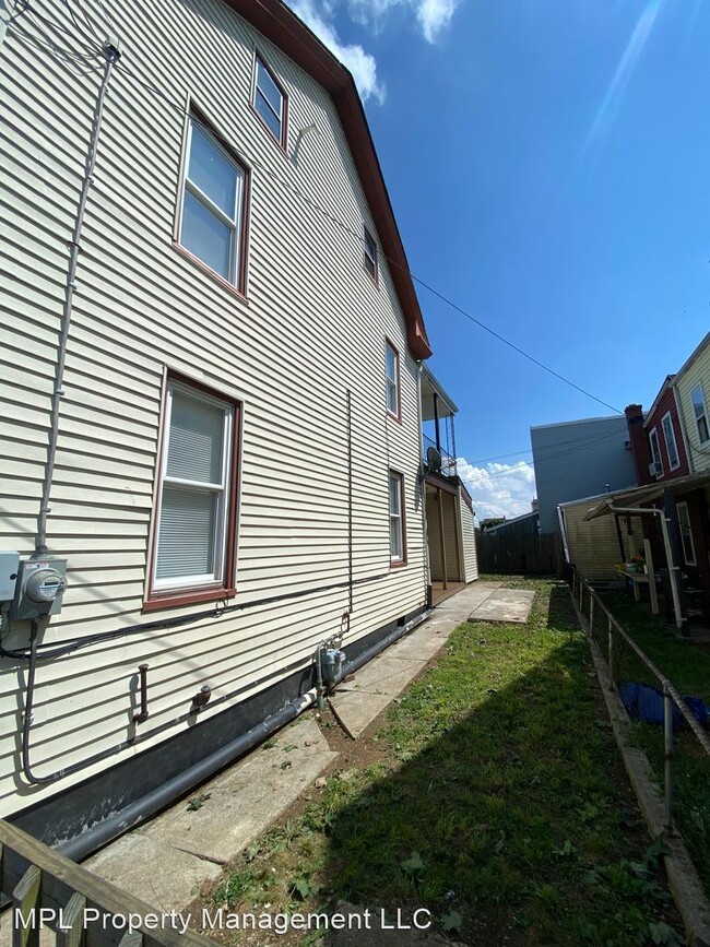 Building Photo - 3 br, 1 bath House - 1134 Mifflin St