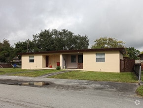 Building Photo - 5819 Polk St Hollywood, FL 33021