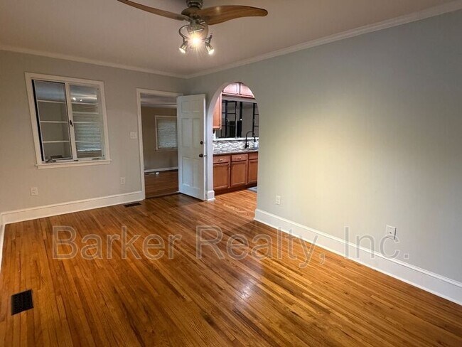 Foto del edificio - 401 Barclay Rd