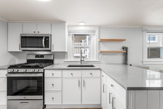 Building Photo - 14 Fowler St