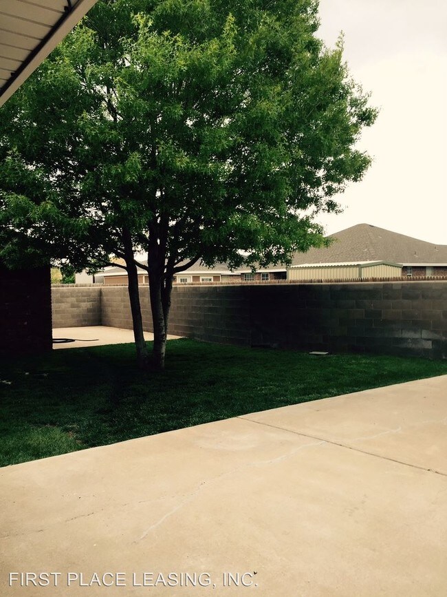 Building Photo - 2320 Country Meadows Dr