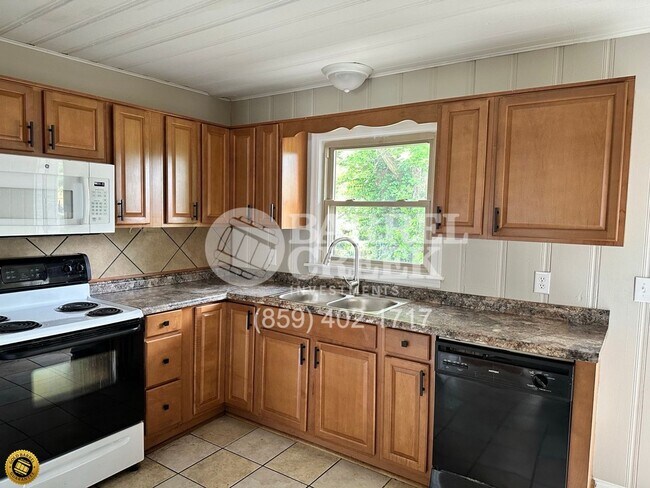 Foto del edificio - 3-Bed 1-Bath House