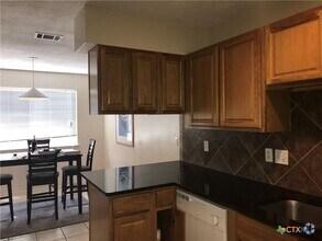 Building Photo - 115 Crest Dr