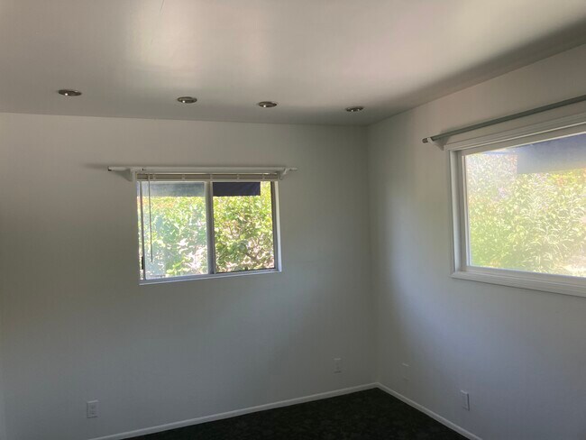Building Photo - 3067 Lucinda Ln