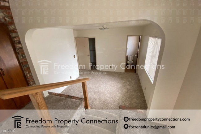 Building Photo - Studio, 1 bath Duplex - 1409 West Guava Av...