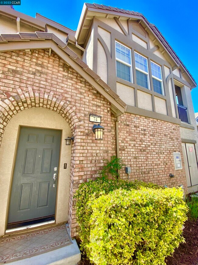 74 S Rio Rapido Dr, Tracy, CA 95391 Condo for Rent in Tracy, CA