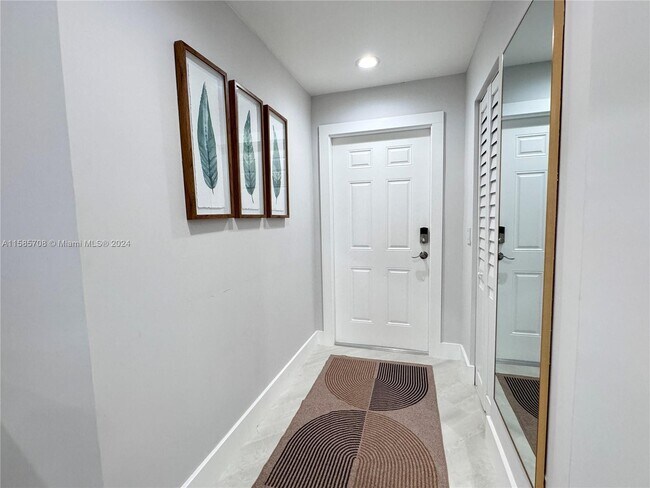 Foto del edificio - 6376 NW 170th Ln