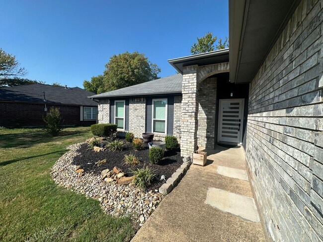 Foto del edificio - Charming 3-Bedroom Home in Rowlett, TX – Modern Comfort & Spacious Living