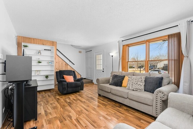 Foto del edificio - 3110 Timber Hill Ln