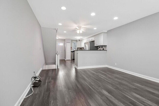 Building Photo - 604 3rd St SW