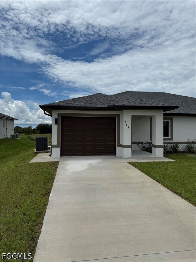 Building Photo - 364 Petite Ave