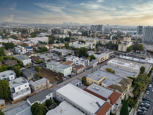 Drone shoot location Hollywood - 1933 N Vista del Mar Ave