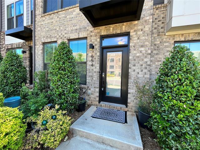 Foto del edificio - 654 Uwharrie River Rd