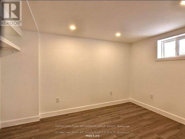 Building Photo - 47 Newbury Dr