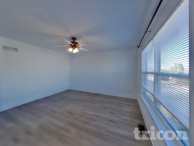 Foto del edificio - 7217 Sutherland Ct