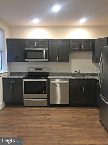Foto del edificio - 335 W Market St