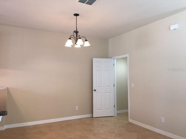 Building Photo - 8520 Coventry Park Way