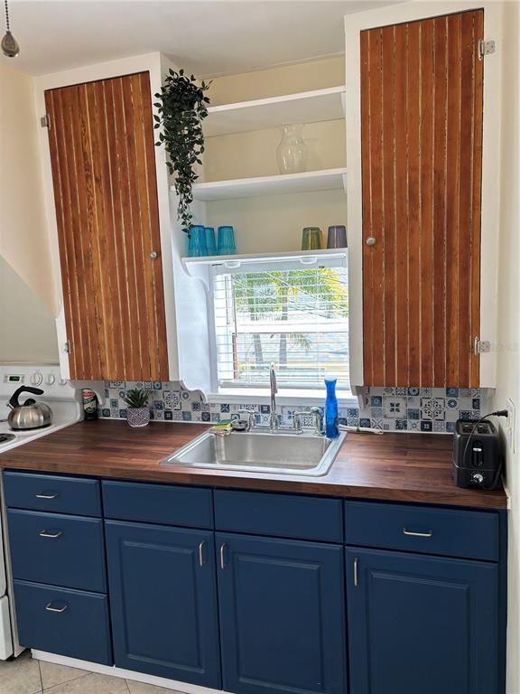 Foto del edificio - 810 22nd Ave N