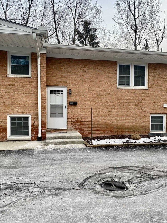 Building Photo - 31 Alpine Dr