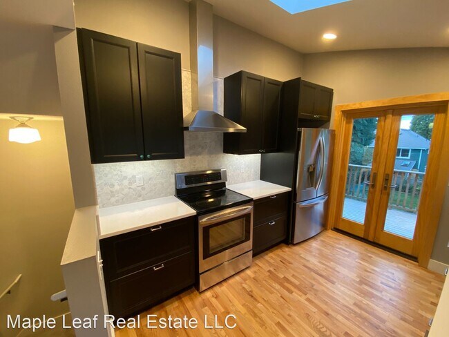 Building Photo - 4 br, 2.5 bath House - 814 NE 97th St