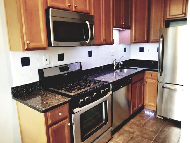 Building Photo - 3314 Mt Pleasant St NW #42