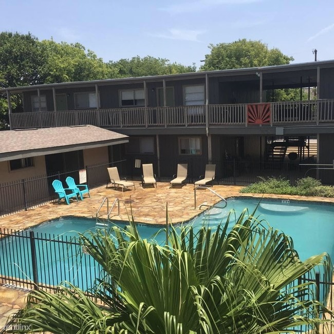 516 Gentleman Rd, Balcones Heights, TX 78201 Condo for Rent in